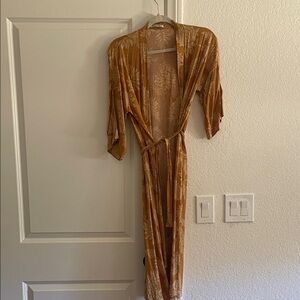 Novella Royale Tan Floral Women's Robe